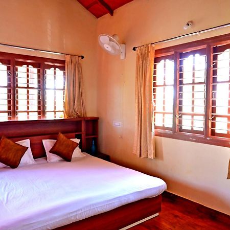 Hulihara Homestay - Full Villa, Coffee Estate & Balcony View Sakleshpur Extérieur photo