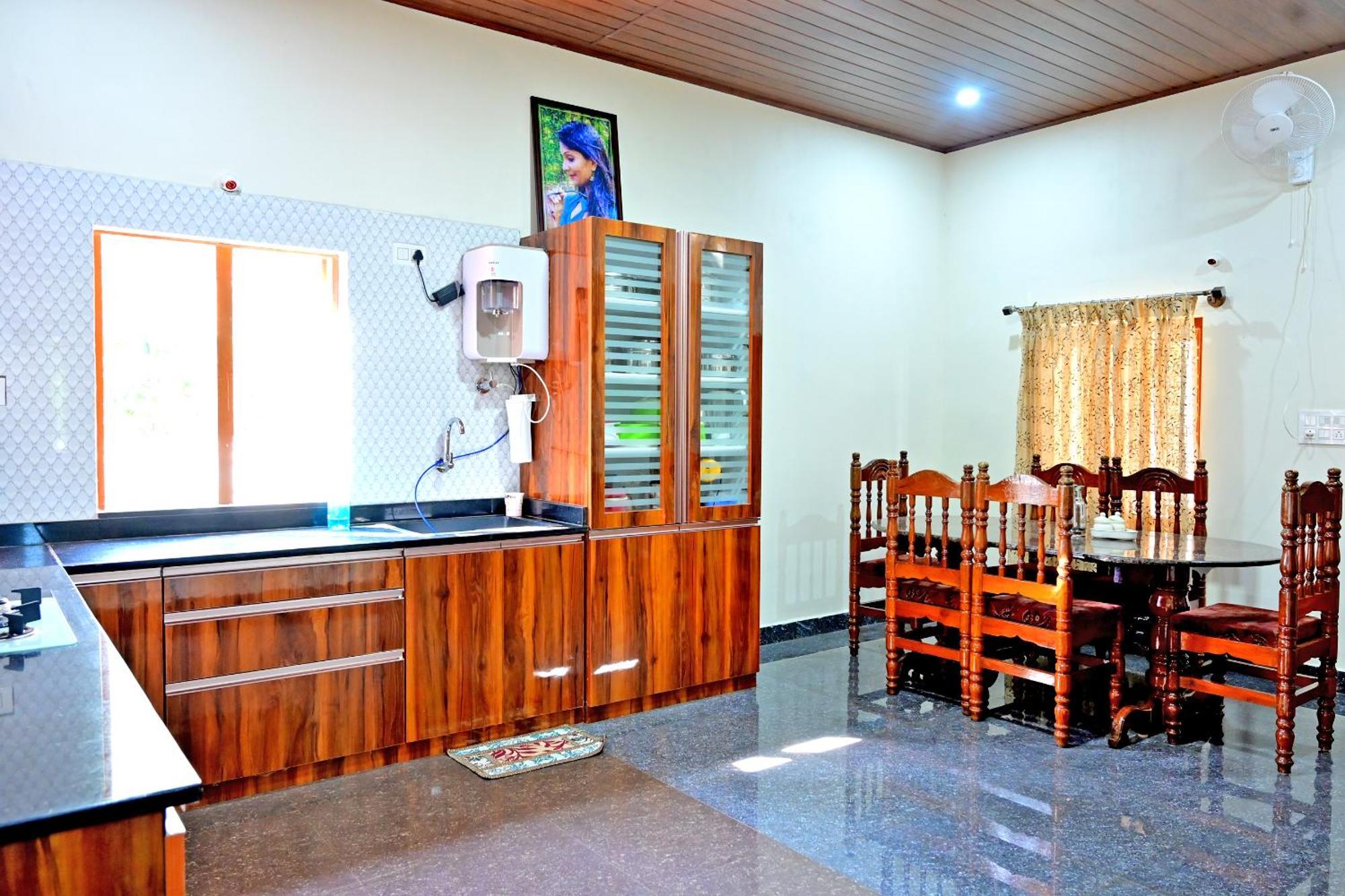 Hulihara Homestay - Full Villa, Coffee Estate & Balcony View Sakleshpur Extérieur photo