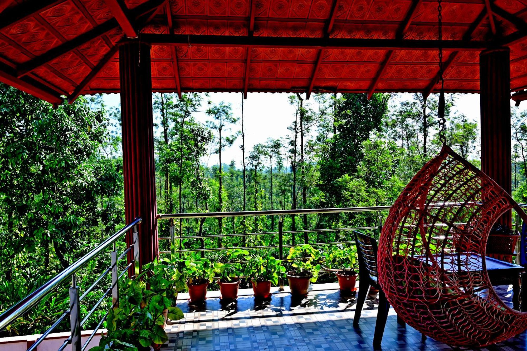 Hulihara Homestay - Full Villa, Coffee Estate & Balcony View Sakleshpur Extérieur photo