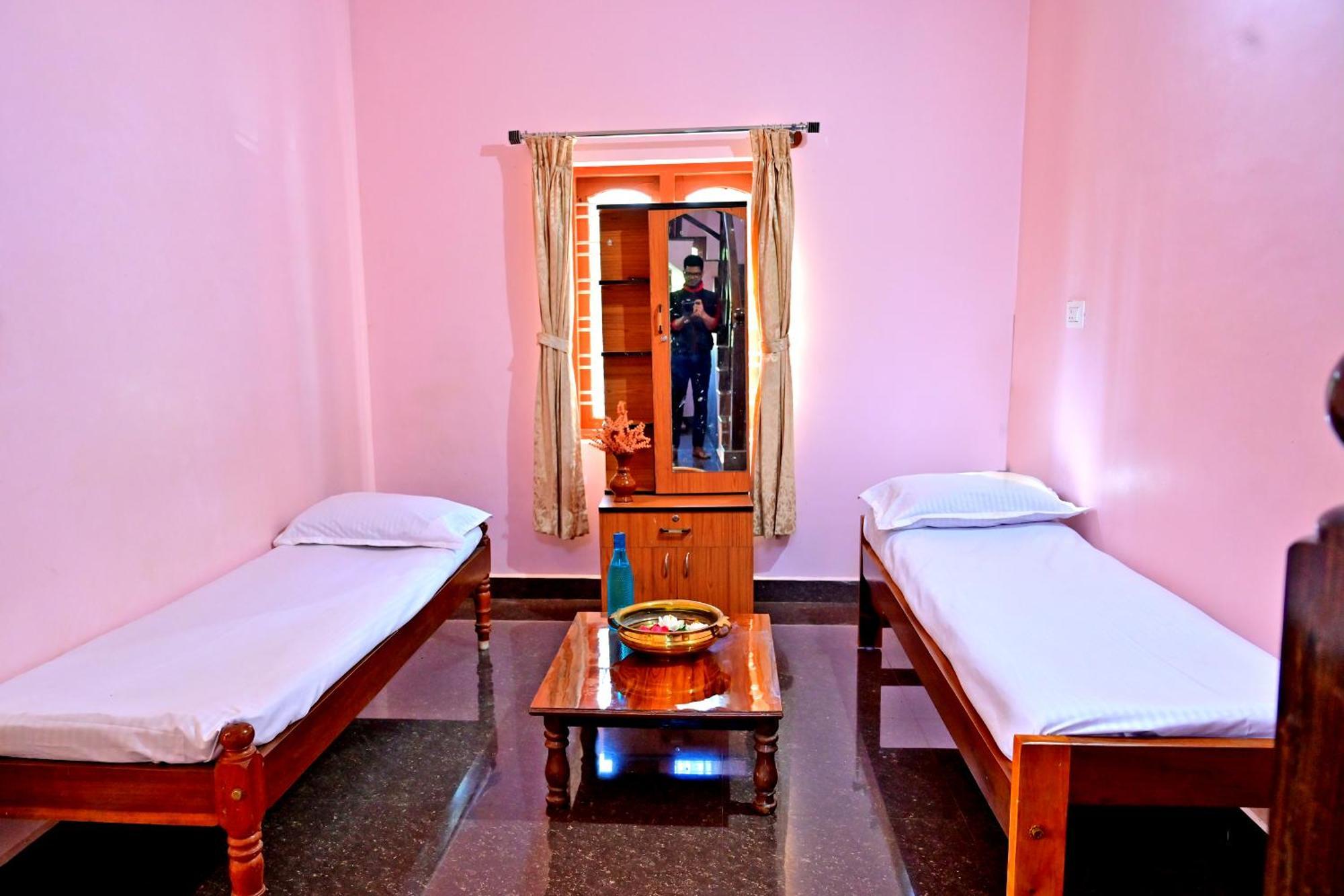 Hulihara Homestay - Full Villa, Coffee Estate & Balcony View Sakleshpur Extérieur photo