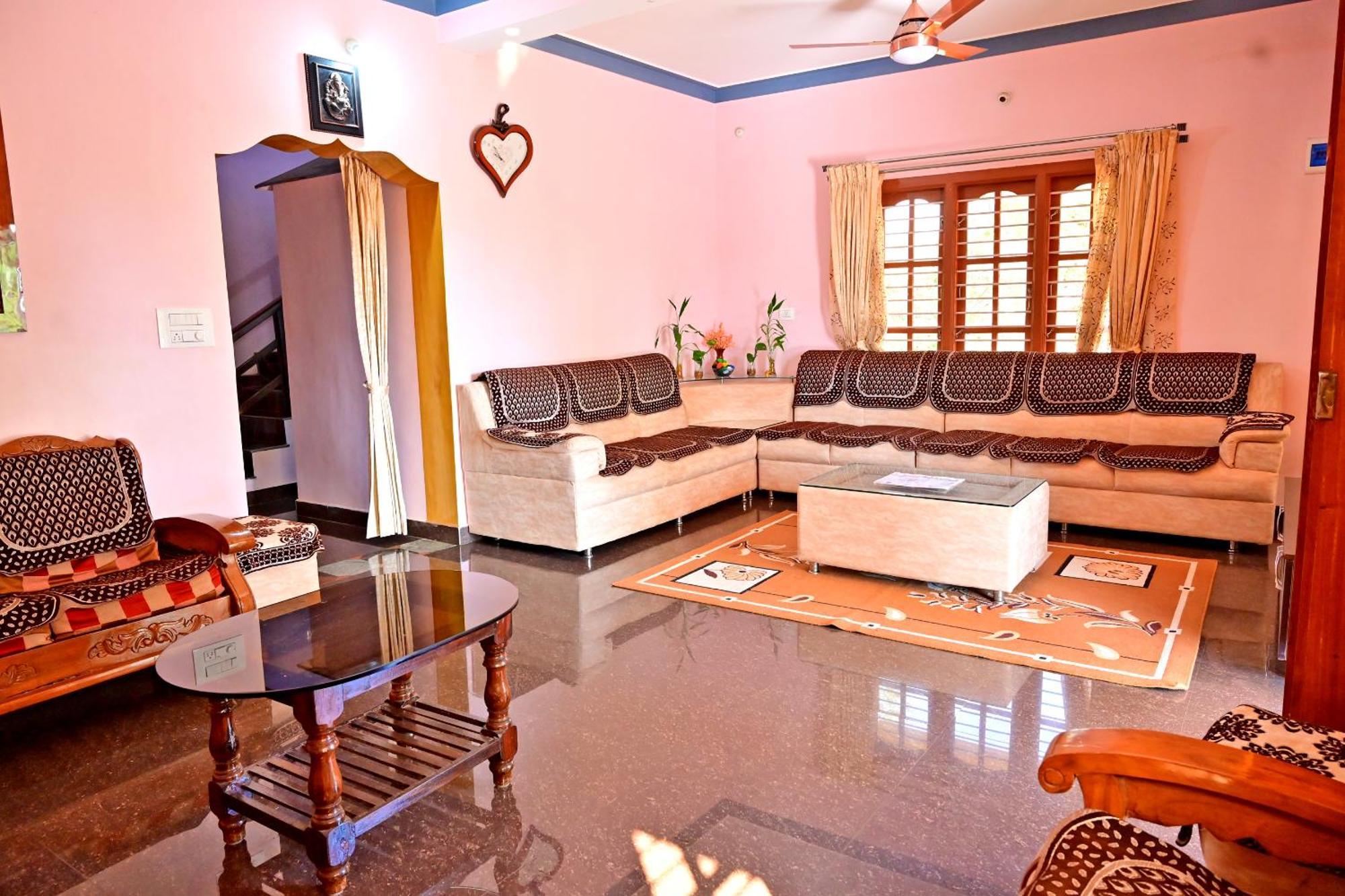 Hulihara Homestay - Full Villa, Coffee Estate & Balcony View Sakleshpur Extérieur photo