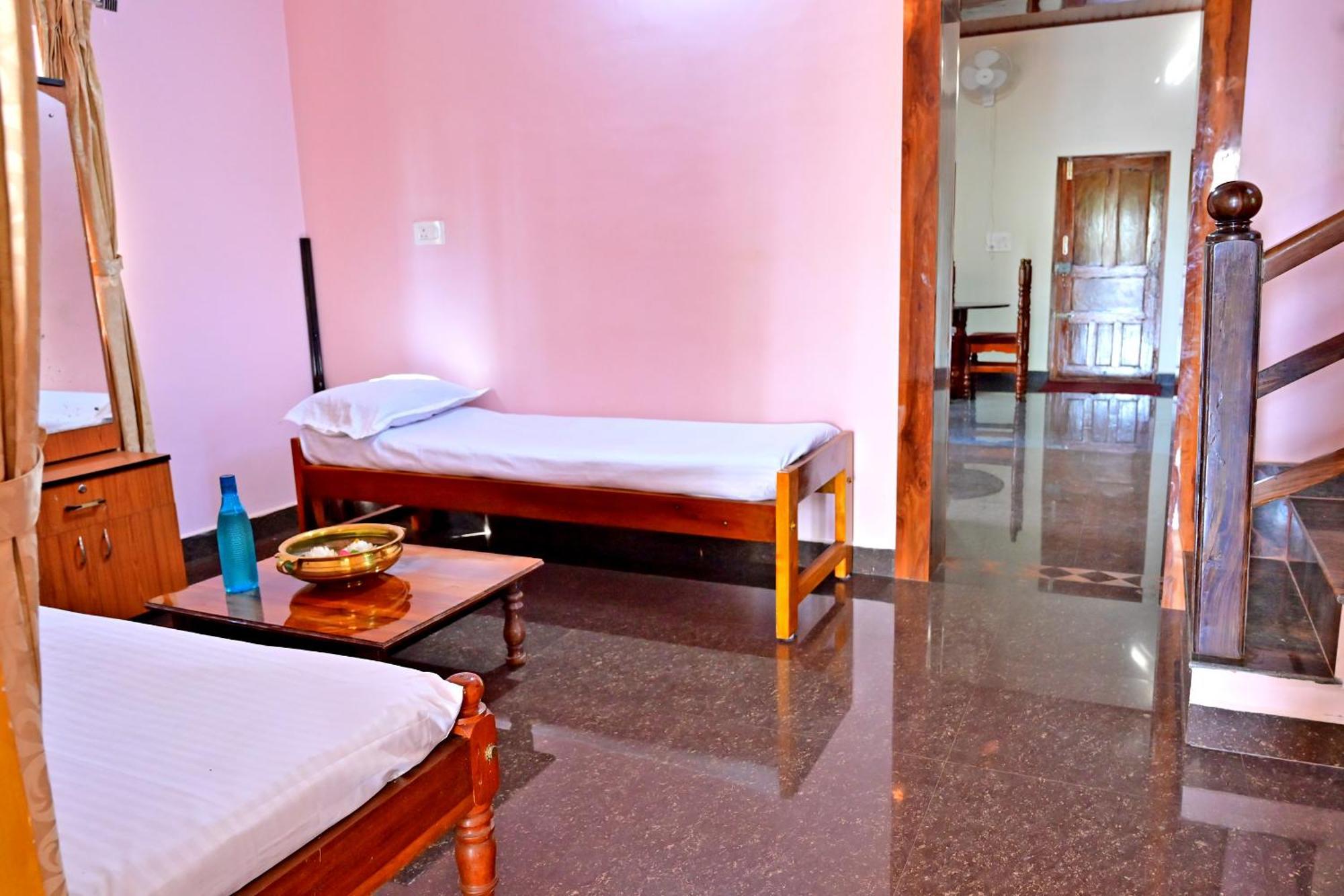 Hulihara Homestay - Full Villa, Coffee Estate & Balcony View Sakleshpur Extérieur photo