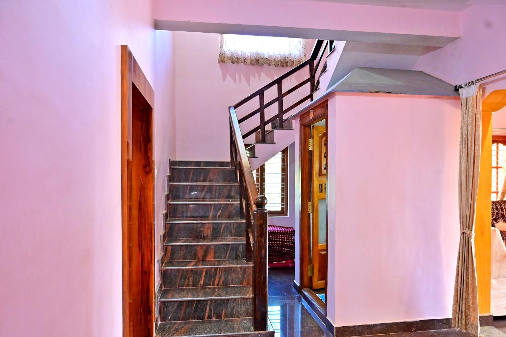 Hulihara Homestay - Full Villa, Coffee Estate & Balcony View Sakleshpur Extérieur photo