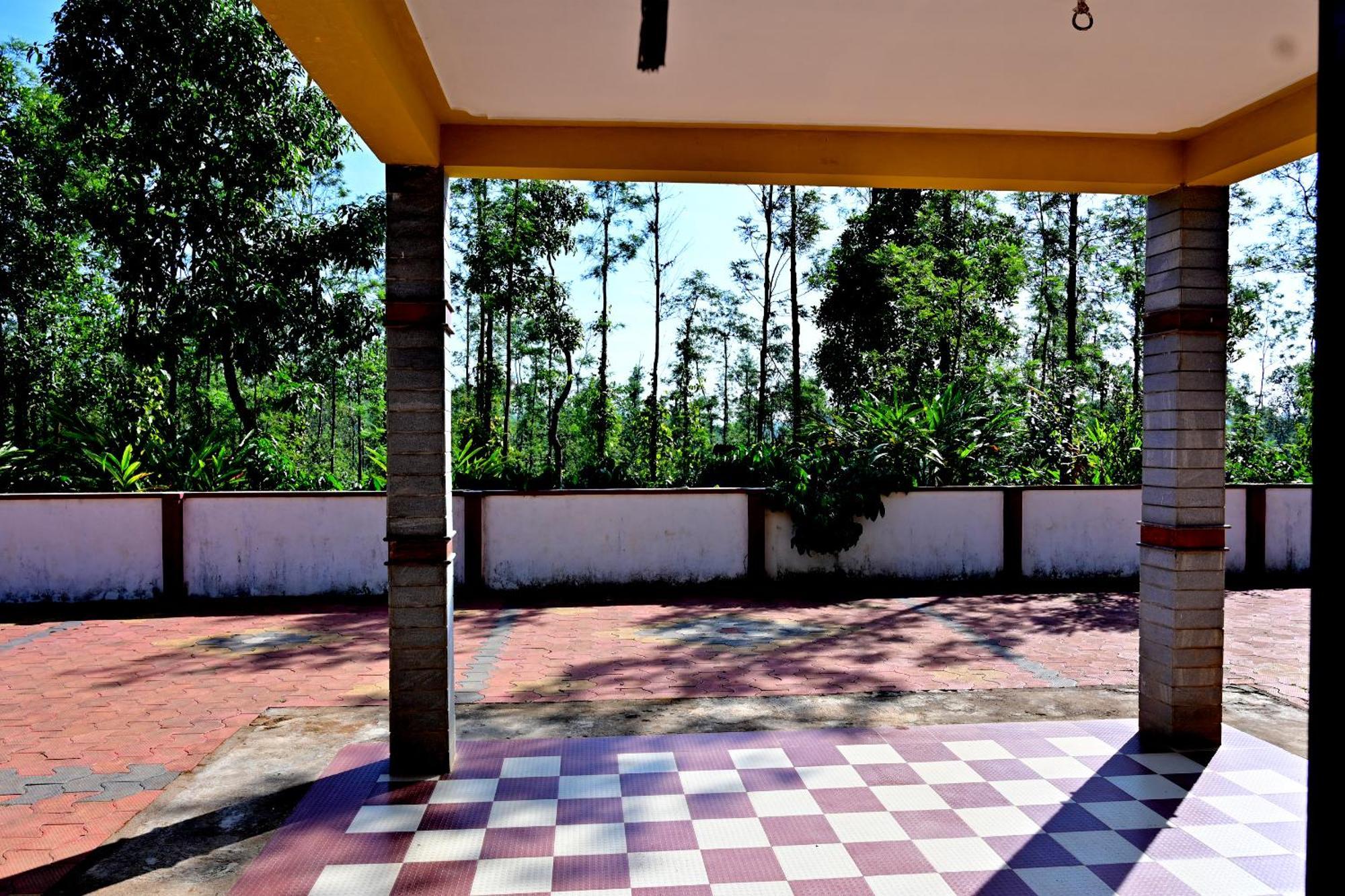Hulihara Homestay - Full Villa, Coffee Estate & Balcony View Sakleshpur Extérieur photo