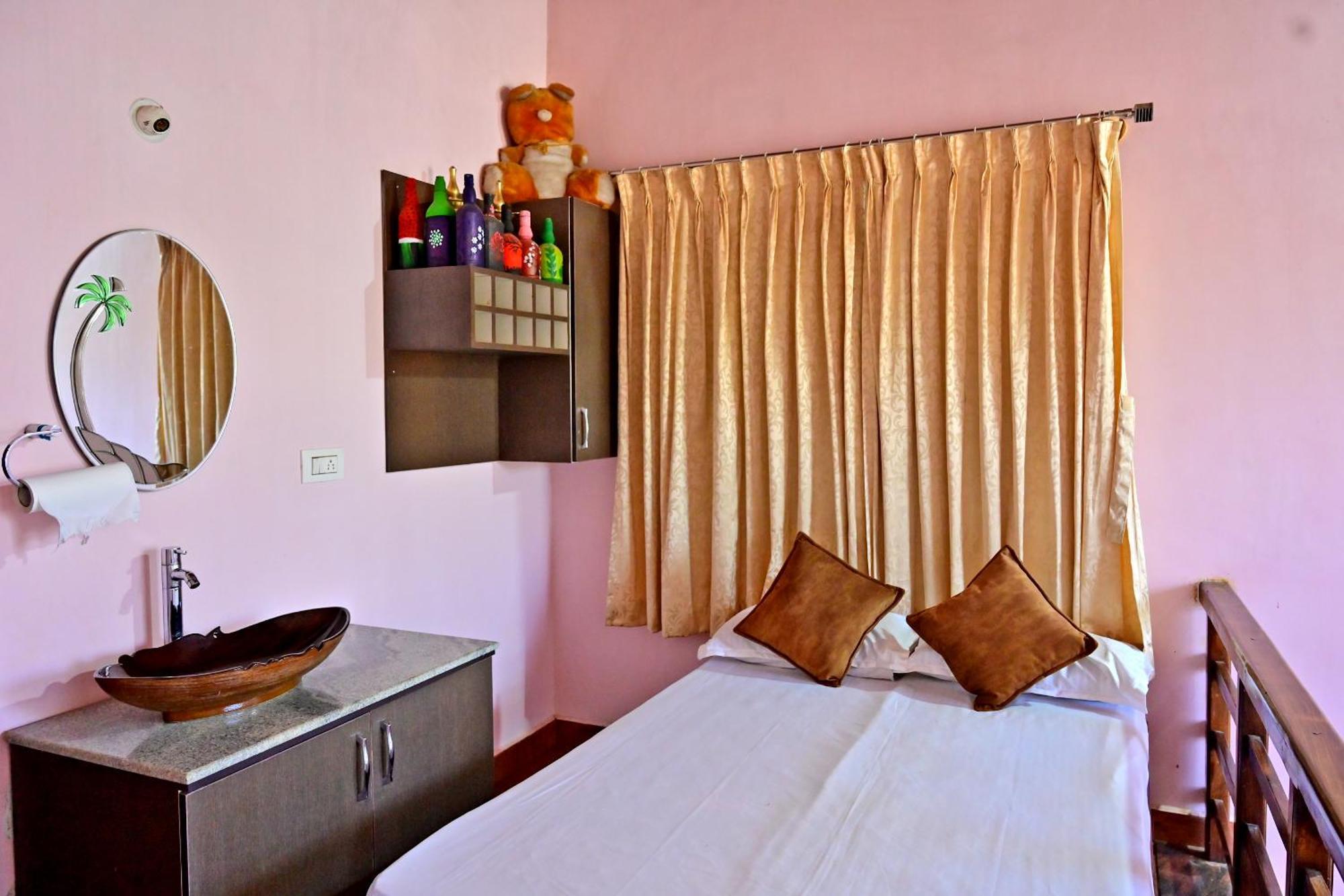 Hulihara Homestay - Full Villa, Coffee Estate & Balcony View Sakleshpur Extérieur photo